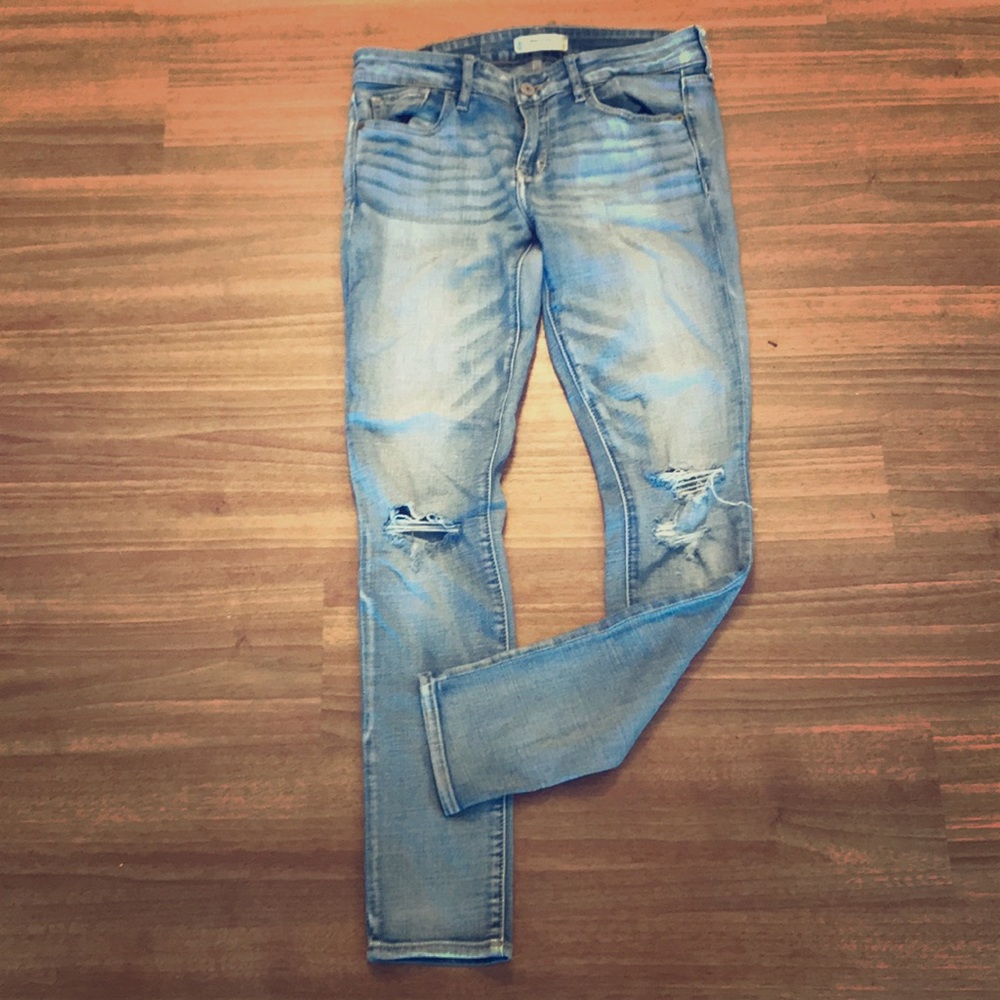 Abercrombie & Fitch light wash ripped jeans
